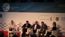 Mars' Adrian Greet and Paul Crewe of Sainsbury's were joined in the panel by WRI's Kevin Moss and OLIO co-founder Saasha Celestial-One